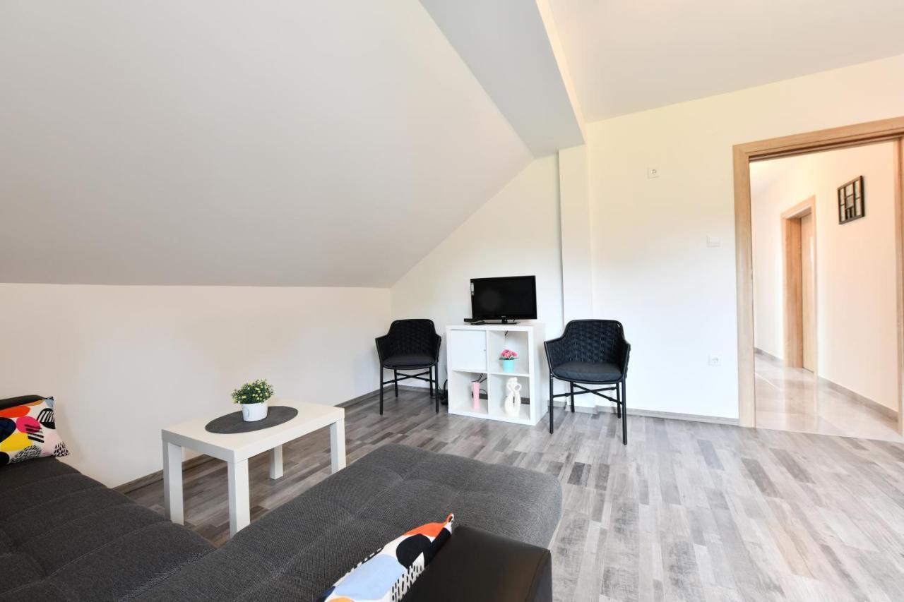 Apartman Mate Rakovica Eksteriør bilde