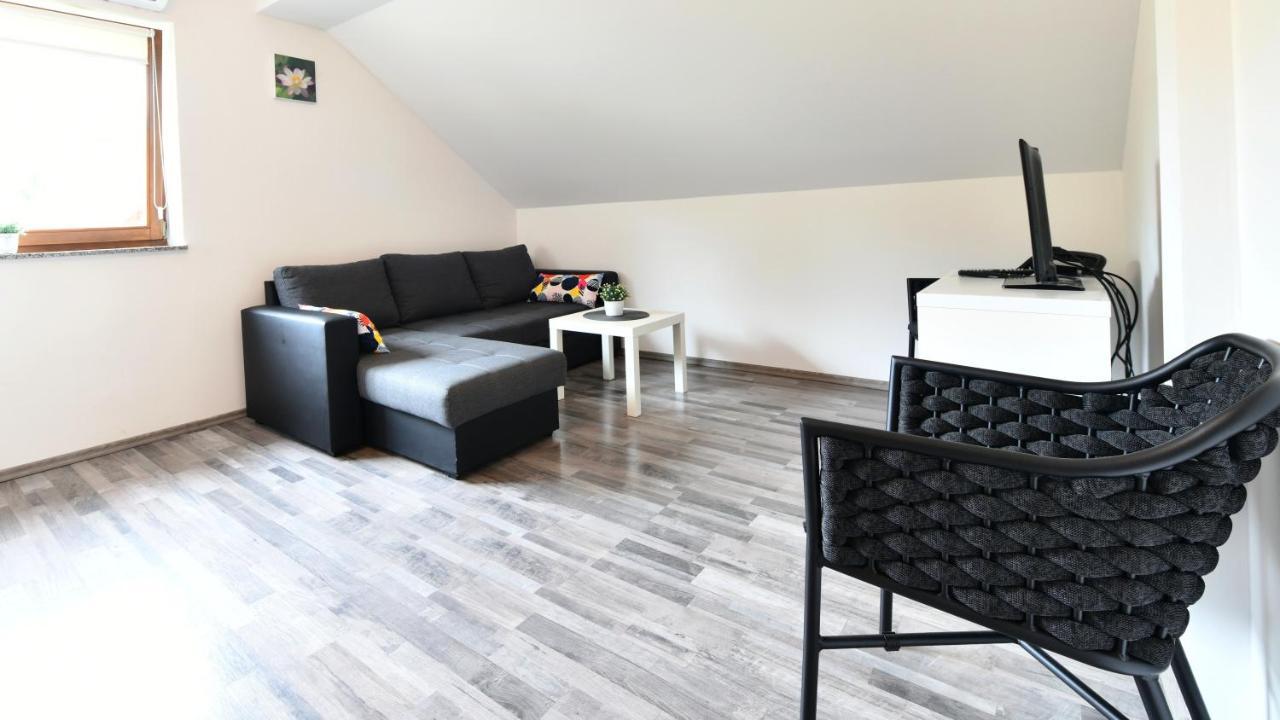 Apartman Mate Rakovica Eksteriør bilde